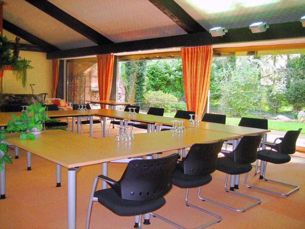 Haus Litzbruck Hotel Дюселдорф Екстериор снимка