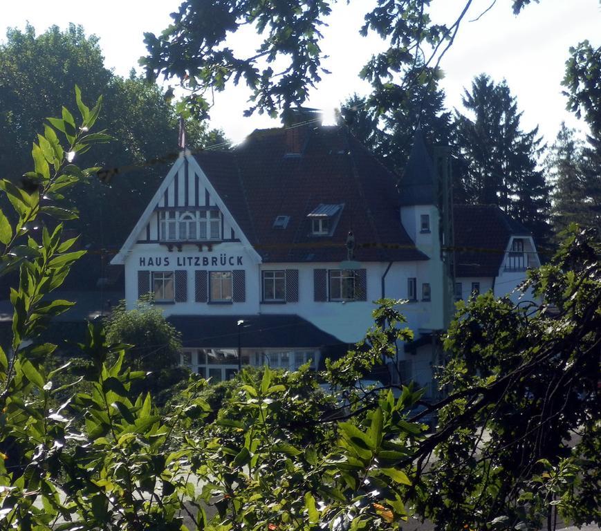 Haus Litzbruck Hotel Дюселдорф Екстериор снимка