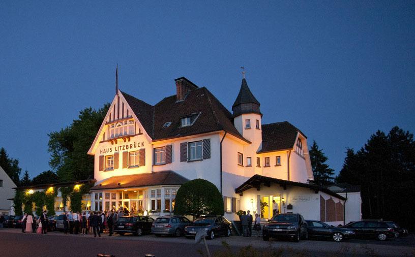 Haus Litzbruck Hotel Дюселдорф Екстериор снимка