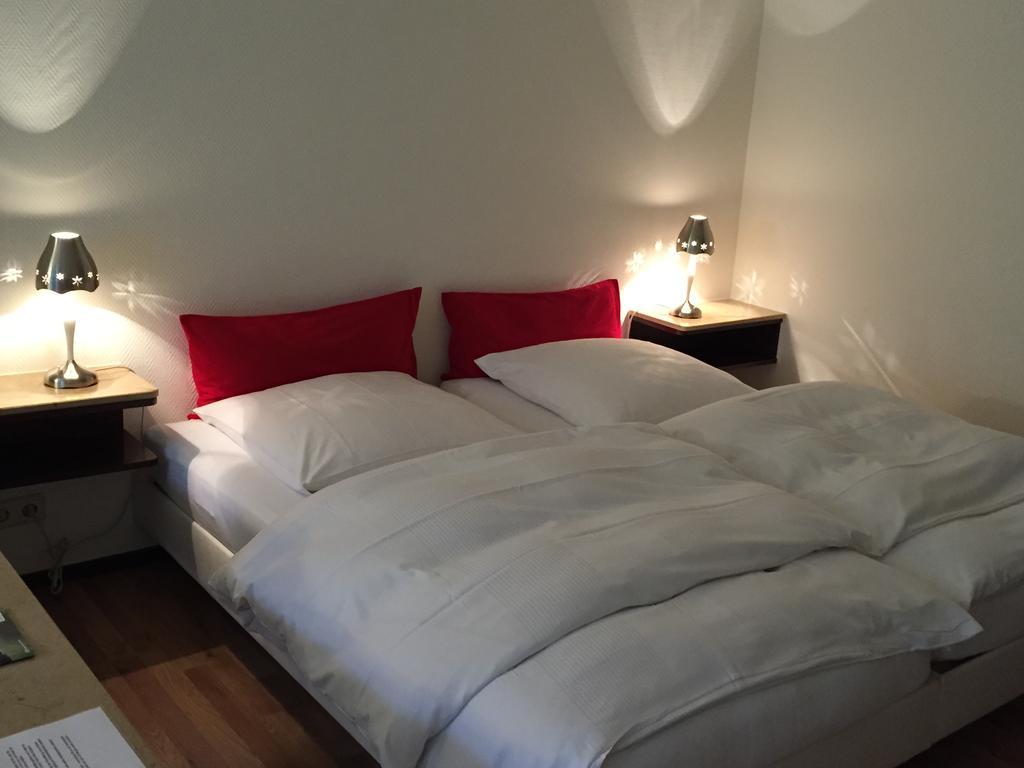 Haus Litzbruck Hotel Дюселдорф Стая снимка