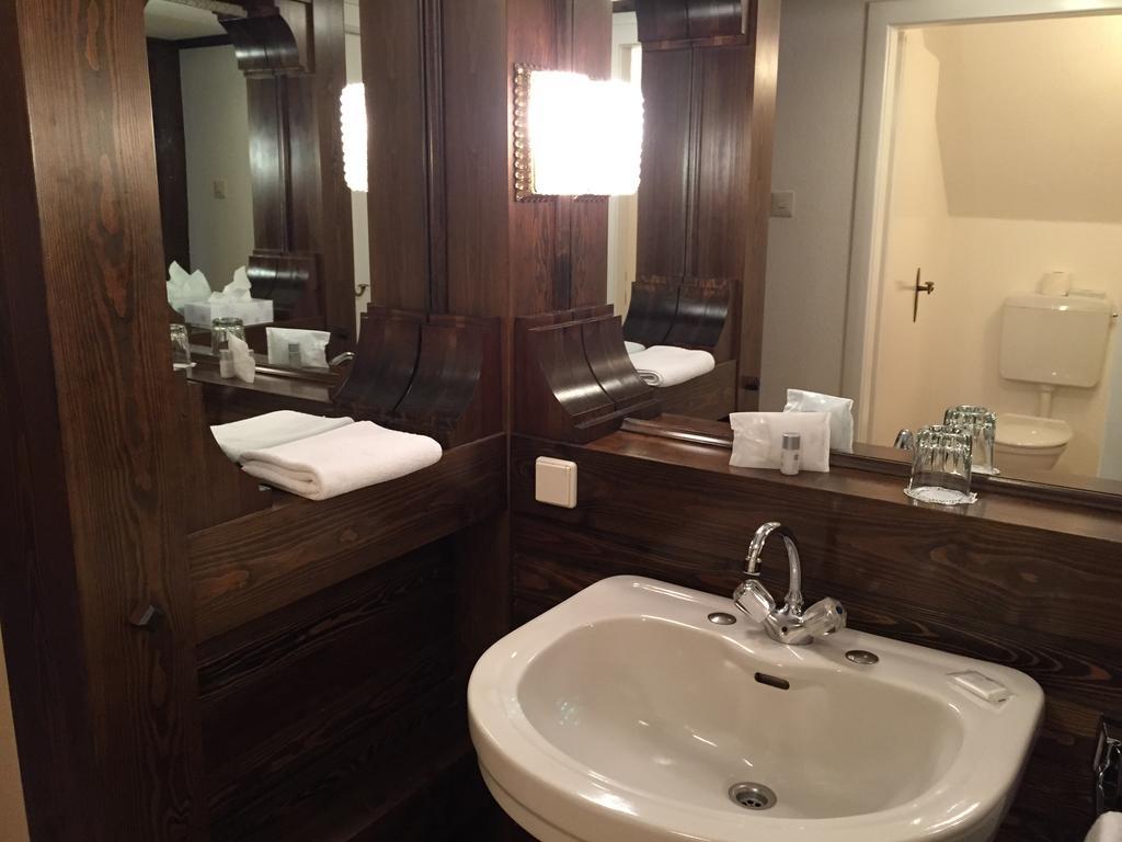 Haus Litzbruck Hotel Дюселдорф Стая снимка