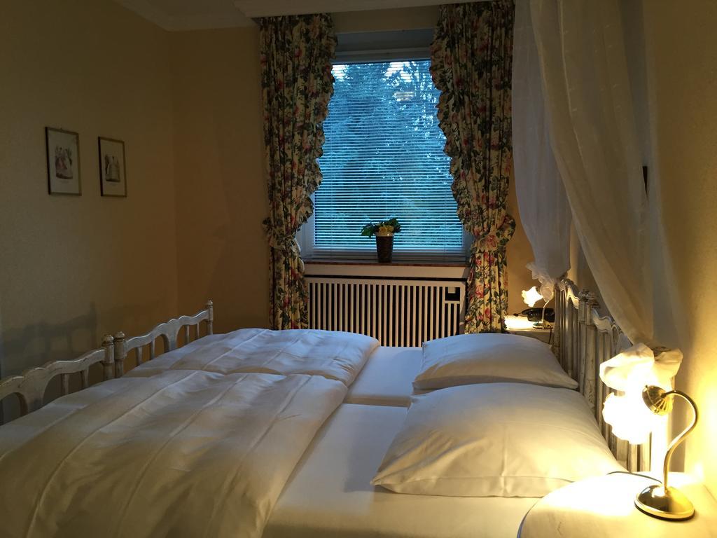 Haus Litzbruck Hotel Дюселдорф Стая снимка