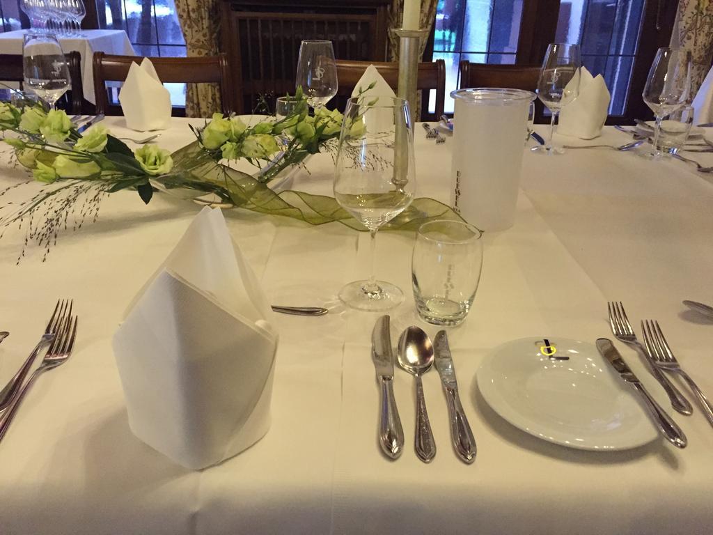 Haus Litzbruck Hotel Дюселдорф Екстериор снимка