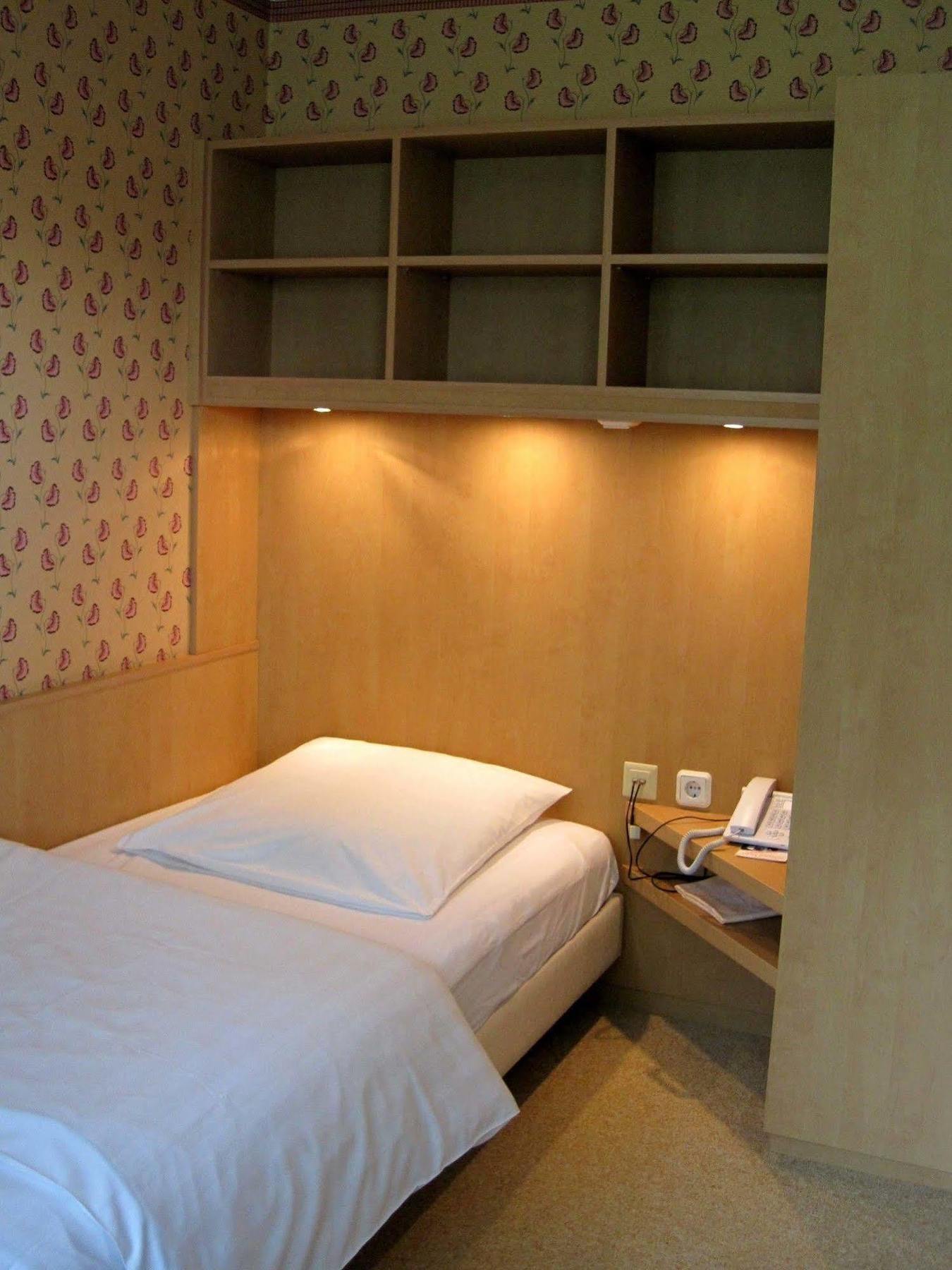 Haus Litzbruck Hotel Дюселдорф Екстериор снимка