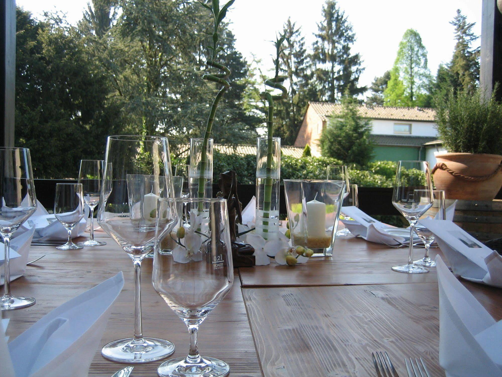 Haus Litzbruck Hotel Дюселдорф Екстериор снимка